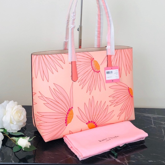 ❤️SOLD OUT❌Kate Spade Molly Flower Falling Tote❤️ - Picture 5 of 16